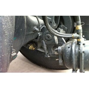 Buy cheap 6x4 245hp Cargo Van Truck With Cummins C245 33engine / Fast 9JS119T-B Gearbox from wholesalers