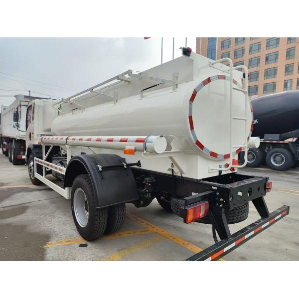 Quality HOWO 4×2 Light Truck 5-6CBM LHD 160HP for sale