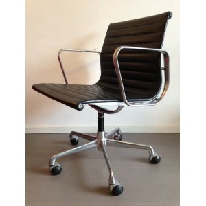 Buy cheap Multi Function Aluminum Group Executive Chair Modern Style With Five Nylon Caster from wholesalers