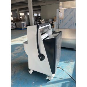 0.5kw Manual Bread Slicer Machine Free Standing 12mm Toast Cutter Machine