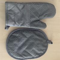 Buy cheap BSCI Cotton Lining Silicone Oven Gloves For Kitchen product