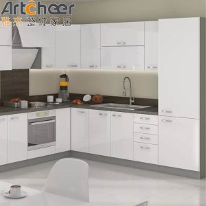 Villa Kitchen Cabinets with Modular / RTA Design and Customized Size in Plywood