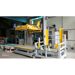 Buy cheap Flexible Package Beverage Stacking Flat Bottle Palletizer Machine from wholesalers
