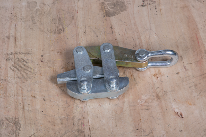 Buy cheap Heavy-Duty Wire Pulling Grip with 50-200 KN Rated Load for Anti-Twist Steel Rope product