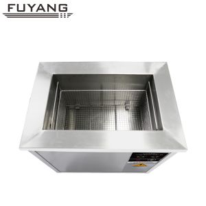Buy cheap 560L Industrial Ultrasonic Cleaning Machine SUS304 Tank For Casters from wholesalers