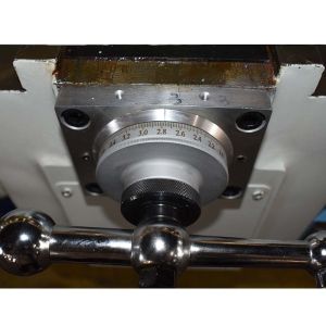 Vertical 3 Axis Turret Milling Machine For Metal Processing