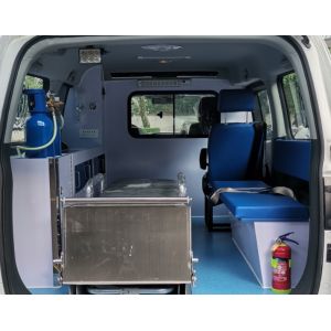 Buy cheap 5.2m Medical Emergency Ambulance Gasoline 4×2 Rear Drive from wholesalers