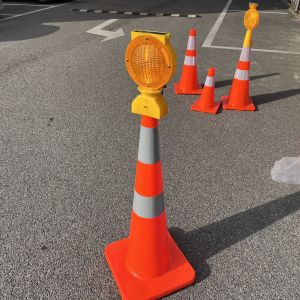 Buy cheap Solar Rechargeable Yellow Amber Traffic Warning Light Long Lifetime and Dia 180mm Size from wholesalers