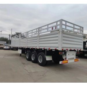 China 3 Axle 60t Animal Transport Fence Semi Trailer 1310mm Wheel Base on sale
