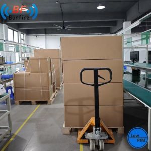 698-806 806-960 1710-2700 3300-4000MHz High Gain Siso LTE Panel Antenna for