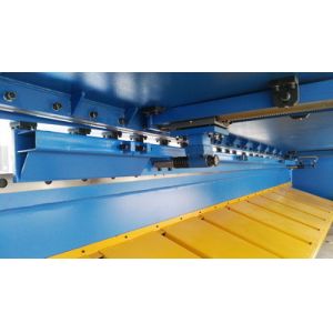 Buy cheap Mechnical Hydraulic Guillotine Shearing Machine 6.5m Shear Steel from wholesalers