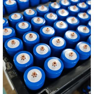 Buy cheap BIS CE High Capacity LiFePO4 Cylindrical Cell Rechargeable 32650 32700 6000mah 3.2v from wholesalers