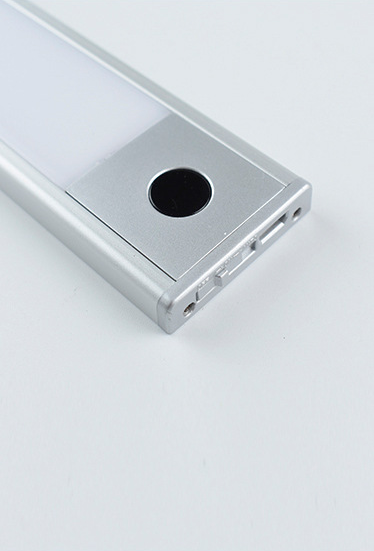 Portable Wardrobe Lamp Strip with Hand Sweep IR Induction and Magnetic Self-Adhesive