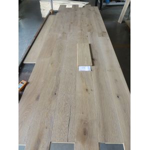 rustic oak 3-layers engineered wood flooring with chatter mark
