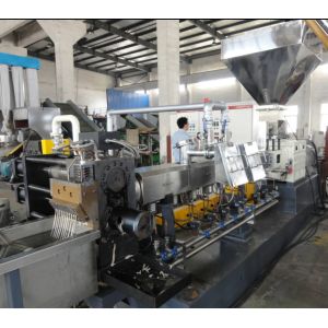 Buy cheap PET bottle flakes granulating machine / PET pelletizer with vacuum system from wholesalers