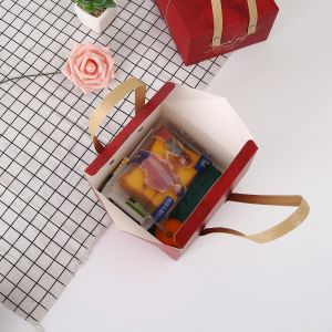 Recyclable Antiwear Paper Birthday Cake Packaging Box With Handles Multipurpose