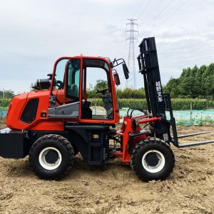 Rough Terrain Telescopic Off Road Forklift 3m Small
