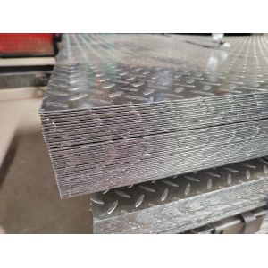 Buy cheap Q345 Galvanized Pattern Steel Plate 1.5/1.8/2.0*1500 /1000mm 40g/m2 Zinc Layer Hot Rolled Chequered from wholesalers