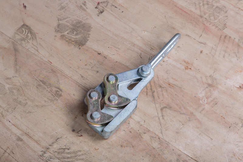 Buy cheap Durable Earth Wire Tensioning Clamp for 50-70mm² with 20-30 kN Load Capacity and Quick Cam-Locking from wholesalers