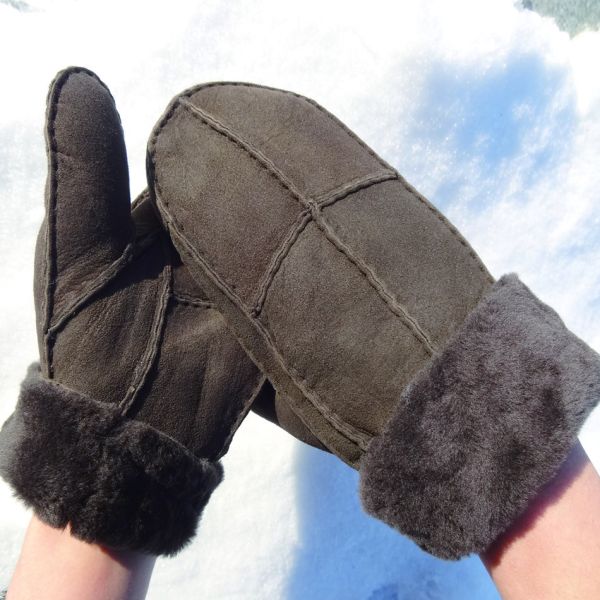 Buy cheap Manufacture customized lamb fur women men mitten lining shearling sheepskin mitten glove from wholesalers