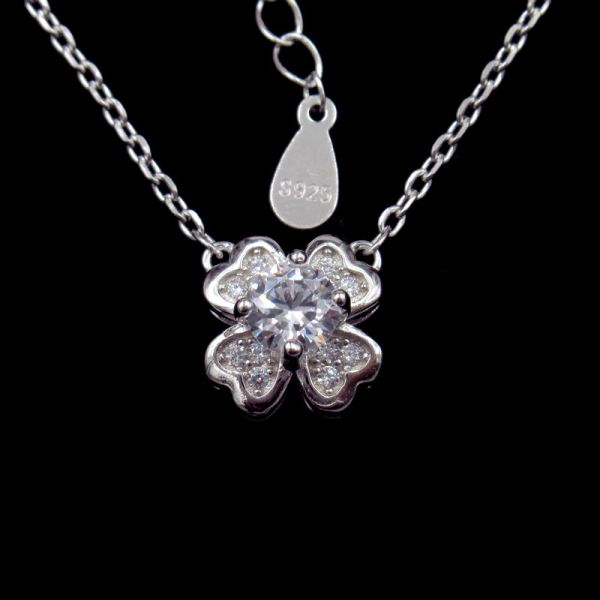 Quality Engagement Necklace New Jewellery Design Lucky Four Leaf Clover Shape for sale
