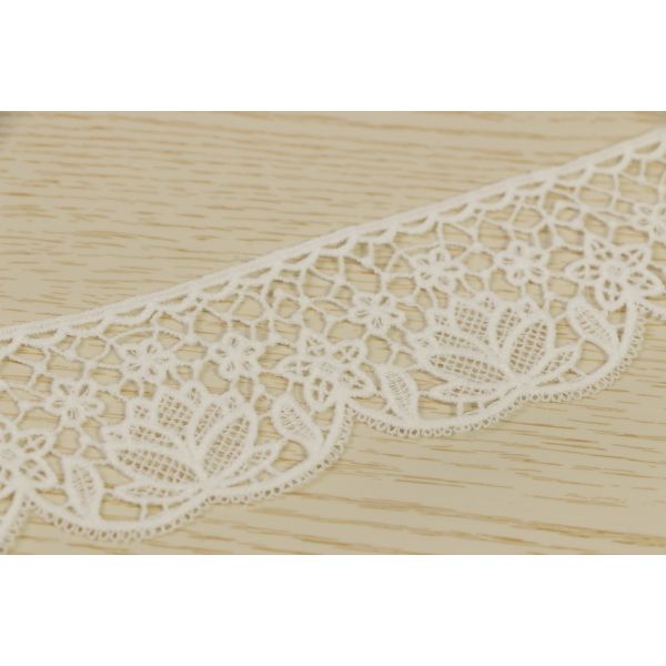 Quality 100% Polyester Decorative Chemical Lace Trim For Dressing And Bedding for sale