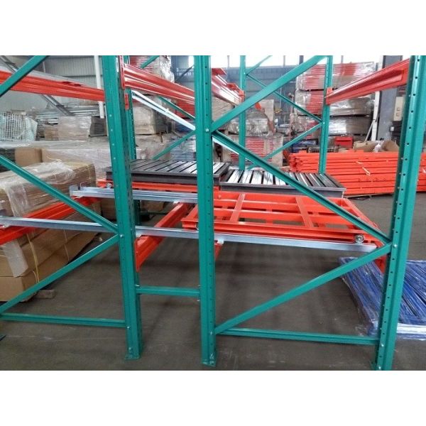 Industrial Q235b Push Back Racking , Warehouse Pushing Back Pallets With