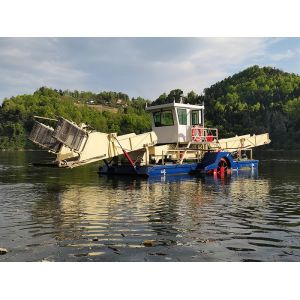 80kw Power Of Eco Harvester Are Used To Collect And Clean River Water Plants