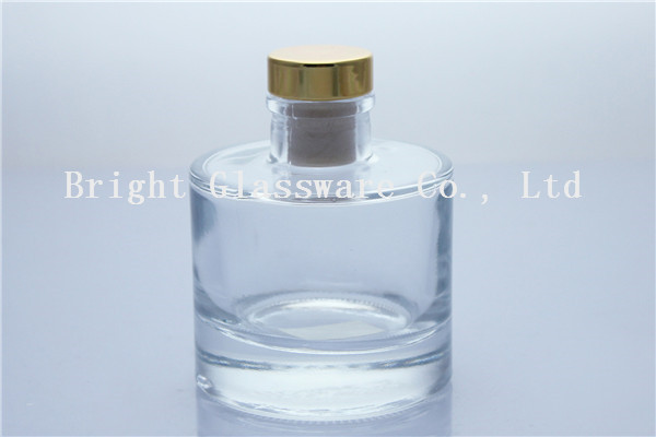 Quality round glass perfume bottle with wooden lid for sale