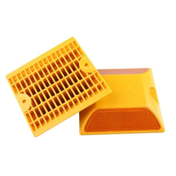 Quality Red Reflective Road Stud CE ISO9001 Certificate Traffic Safety Plastic Square Reflector for sale