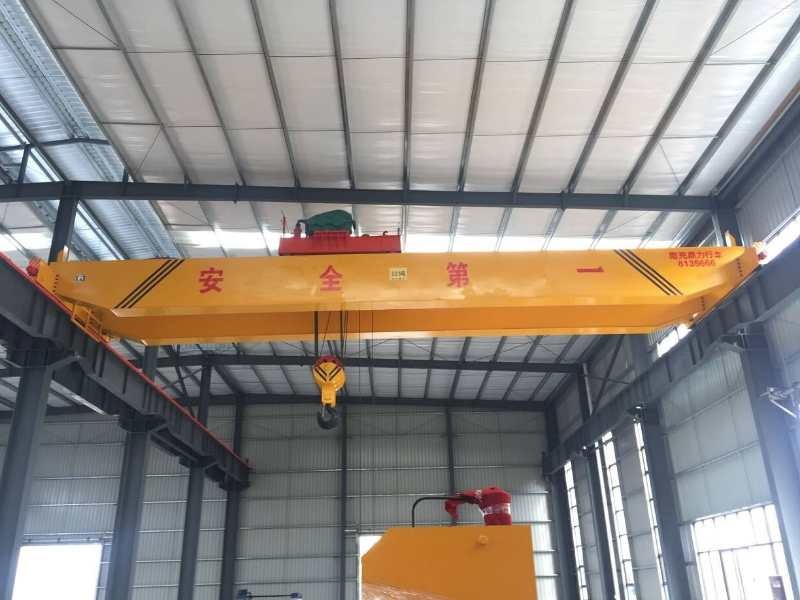 Buy cheap Customization Overhead Bridge Crane with Eliectric Hoist Lifting Mechanism and product