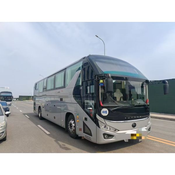 Coach Yutong Bus 2nd ZK6120 Model Airbag High Way Passenger Transport 50 Seats