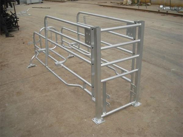 Quality 2.2m*1.0m*0.6m Size Pig Farrowing Crate With Feeder / Drinkers / Floor for sale
