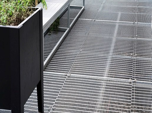Custom Hot DIP Galvanized Steel Grating with 30mm 40mm 60mm Pitch Bearing Bars