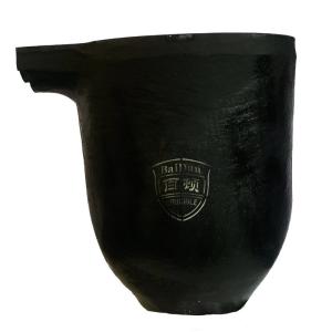 China Thermal Conductivity Aluminium Melting Crucible 150kg Capacity Smooth Surface Finish on sale