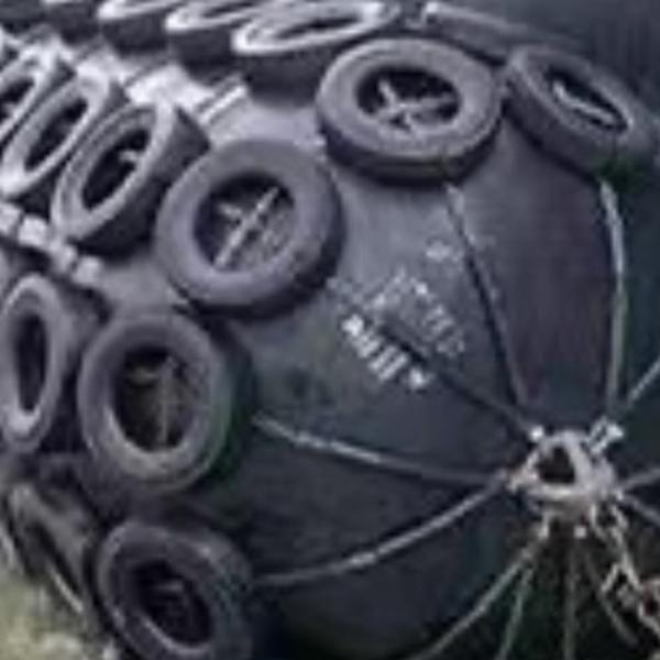 Buy cheap Tensile Strength Yokohama Fender Cylindrical Shape Resistant to Extreme Temperatures from wholesalers