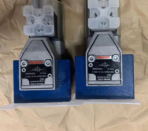 Quality R900075563 M-3SEW10U14/420MG24N9K4 M-3SEW10U1X/420MG24N9K4 Directional Seat Valve for sale