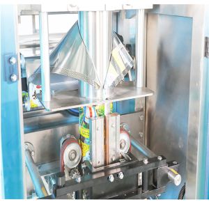 Auto Vertical Packing Machine Mechanical Driven Servo Motor Control