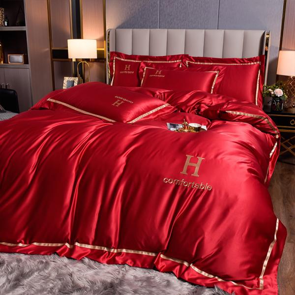 Luxury Embroidered Washing Silk Bedding Set with Polyester Material and