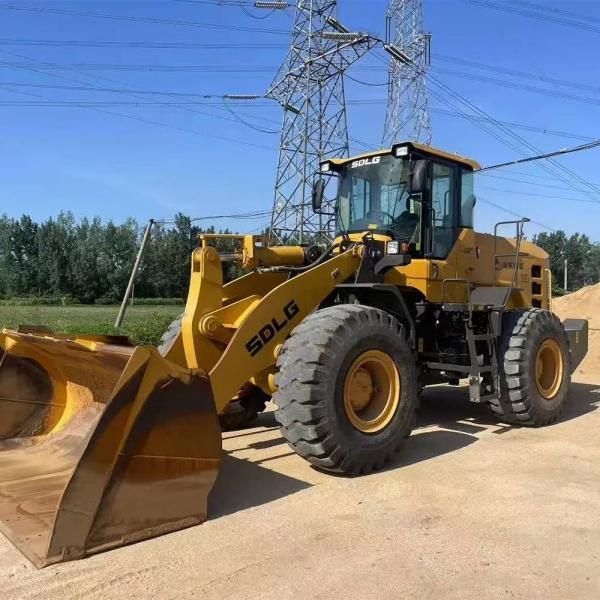 Quality Used Sdlg956 Loader Hot Selling Large Capacity Engineering Construction Digging Force Payloader Loader with Low Fuel for sale