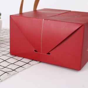 Recyclable Antiwear Paper Birthday Cake Packaging Box With Handles Multipurpose