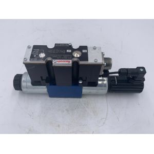 Buy cheap R900912154 4WREE6Q2-32-2X/G24K31/A1V 4WREE6Q2-32-22/G24K31/A1V Rexroth Proportional Directional Valve from wholesalers