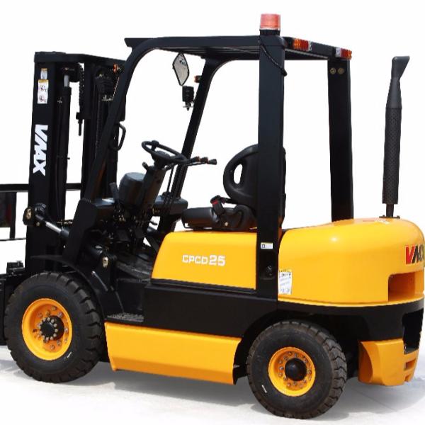 Quality 3 ton CPCD30 three mast with ISUZU engine forklift for sale