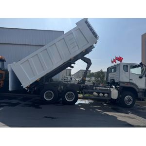 Buy cheap SINOTRUK HOHAN Howo Tipper Dump Truck Middle Lifting Weichai Engine 6 × 4 LHD Rectangular Cargo Box White 19-20CBM from wholesalers