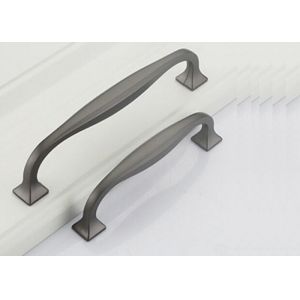 Bespoke Hardware Pull Handles Black Fashionable Style Elegant Outlook