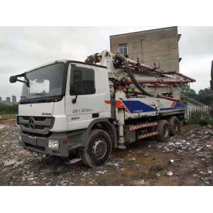 China 2011 Zoomllon 38m on Benz Benz Concrete Pump with Cylinder Type Structure on sale