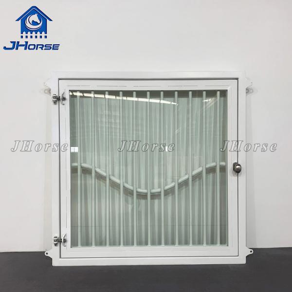 Quality Customizable Horse Barn Doors And Windows Perfect For Farm Renovation for sale