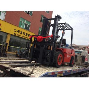 Buy cheap Pneumatic Tire Diesel Operated Forklift , Forklift 3 Ton Lower Consumption from wholesalers