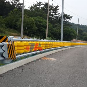 Q235 Q345 EVA ISO Standard PU and PVC Safety Roller Guardrail Crash Barrier
