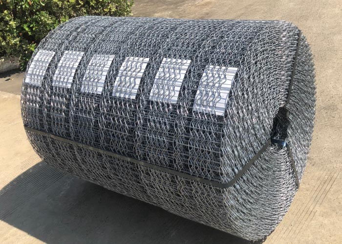 Buy cheap Galvanized Welded Wire Mesh 2.4mm Dia 25.4mm Opening for Pipeline from wholesalers